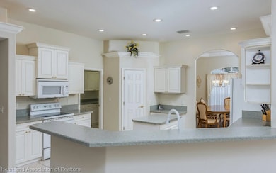 15 Meadowlake Cir N, Lake Placid, FL 33852 - photo 4