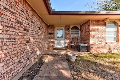 1025 Larkspur Rd, Moore, OK 73160 - photo 6