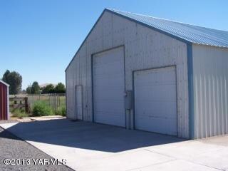 shop-garage front view