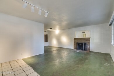 Living Room:Dining Room - 1