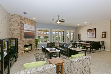 005_Living Room