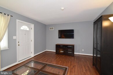 115 Polk Dr, Manassas Park, VA 20111 - photo 4