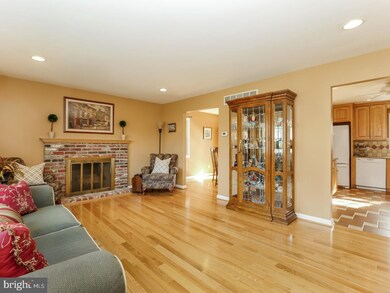351 Alberts Way, Langhorne, PA 19047 - photo 6