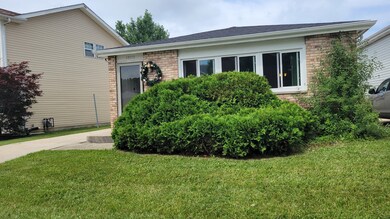 18050 Idlewild Dr, Country Club Hills, IL 60478 - photo 2