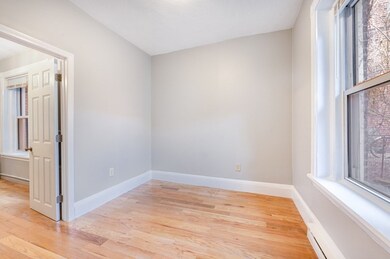 12 Foster St unit 4, Boston, MA 02109 - photo 5