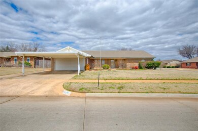 1013 NE 4th St, Moore, OK 73160 - photo 5
