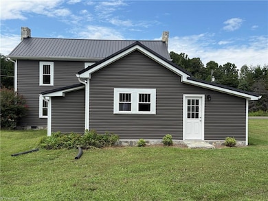 7655 Salem Chapel Rd, Walnut Cove, NC 27052 - photo 5