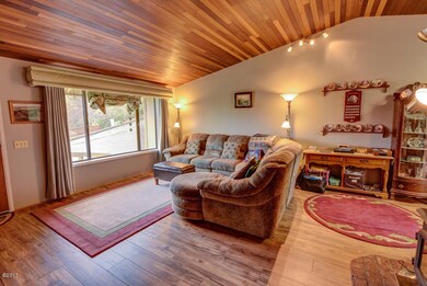 untitled-31_2_3_4_5hdr