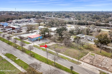 323 Caillavet St, Biloxi, MS 39530 - photo 4