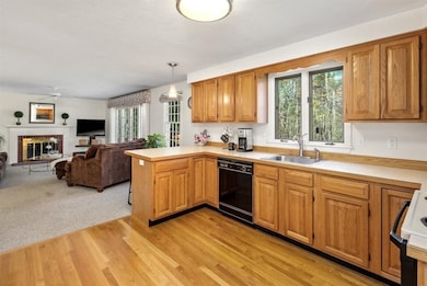 22 Walter Faunce Rd, Kingston, MA 02364 - photo 4