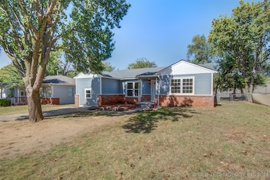 114 W Pittsburg Place, Broken Arrow, OK 74012 - photo 2