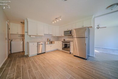 102 N Pleasant St, Norwalk, OH 44857 - photo 2