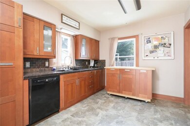 2812 Adams Ave, Des Moines, IA 50310 - photo 6