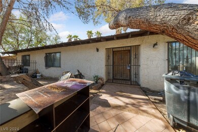 Small Courtyard in Front