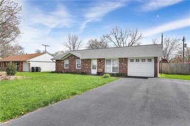 211 Tracy Rd, Whiteland, IN 46184 - photo 2