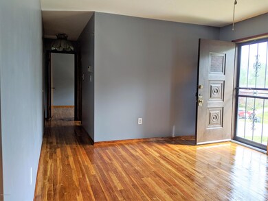 9206 Lantana Dr, Louisville, KY 40229 - photo 3