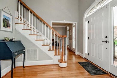 Freshly painted with a neutral and pleasing palate