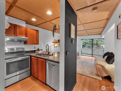 Park Summit Condominium unit N308, Seattle, WA 98102 - photo 5