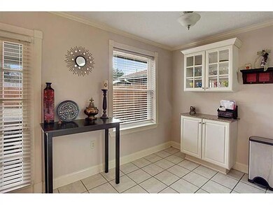 Breakfast Room.