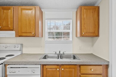 104 Hercules Ct, Oak Grove, KY 42262 - photo 6