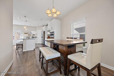 05-Dining Room to Kitchen