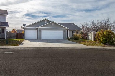 945 E Yankee Basin Dr, Kuna, ID 83634 - photo 2