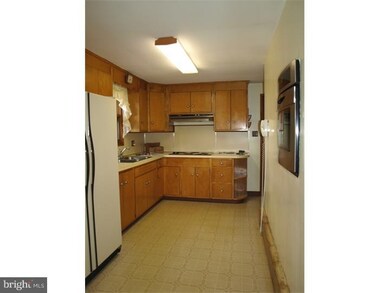 1550 Lakeside Rd, Pennsburg, PA 18073 - photo 3
