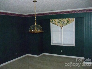 818 Hidden Creek Cir, Salisbury, NC 28147 - photo 4