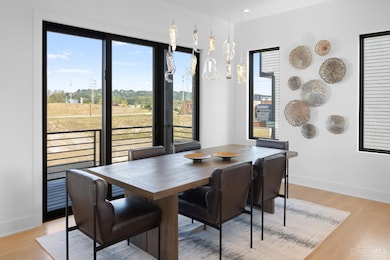 2920 Three Oaks Ln, Cincinnati, OH 45209 - photo 4