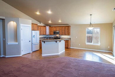 1883 NW Quince Tree Pl Redmond-large-004