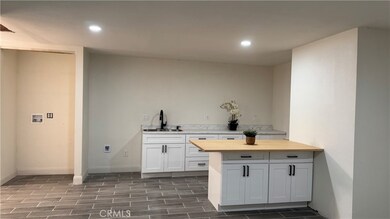 13860 Dahlgren Dr unit A, Victorville, CA 92395 - photo 6