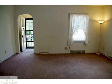217 W Berry Ave, Lansing, MI 48910 - photo 2