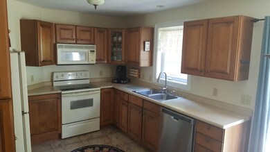 32 Beacon St, Concord, NH 03301 - photo 5