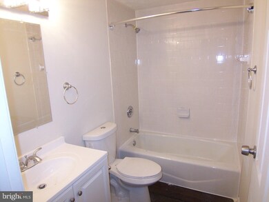 112 Sandhill Rd, Essex, MD 21221 - photo 7