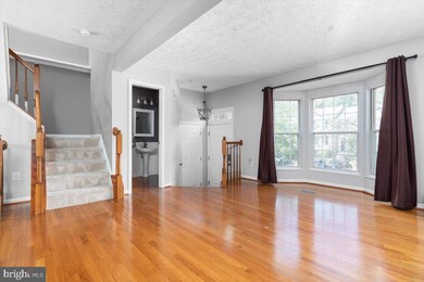 703 Pine Drift Dr, Odenton, MD 21113 - photo 2