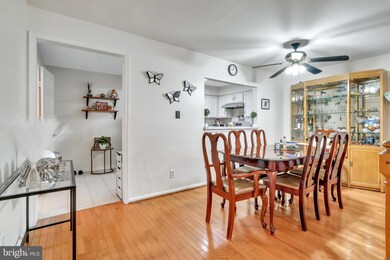 4063 Chetham Way, Woodbridge, VA 22192 - photo 4