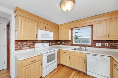 15 Shawmut Rd, Waltham, MA 02452 - photo 3