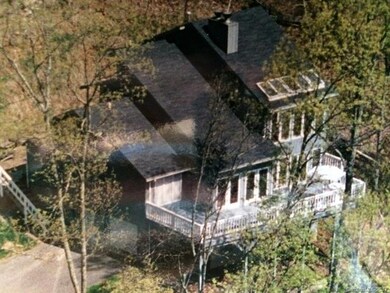 Aerial  view before lower deck was added..