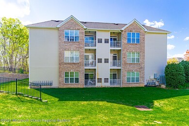 631 Sophee Ln Lakewood NJ-large-003-024-
