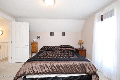 124 Amity St, Lowell, MI 49331 - photo 6