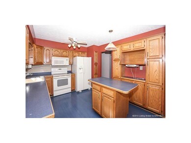 916 Pennwood Dr, New Albany, IN 47150 - photo 3