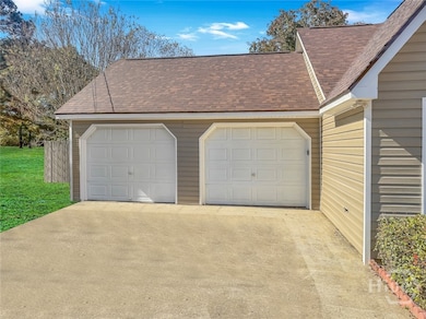 2-CAR GARAGE ENTRY