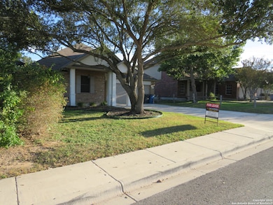 137 Conway Castle Dr, New Braunfels, TX 78130 - photo 2