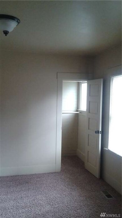 110 Bridge St SE, Orting, WA 98360 - photo 5