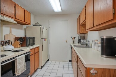 2 Post Oak Ln unit 7, Natick, MA 01760 - photo 3