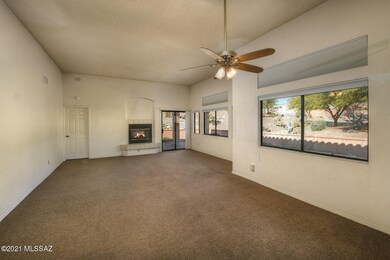 Living Room/Dining Area
