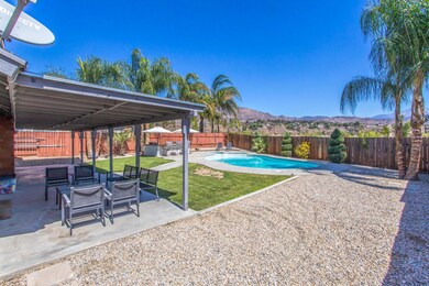 6985 Grove Ave Highland CA-large-022-022