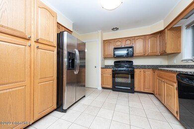 37 Upper Loudon Rd, Albany, NY 12211 - photo 4