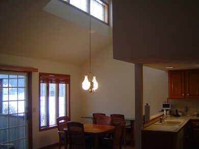 112 Duck Hollow Cir, Stroudsburg, PA 18360 - photo 4