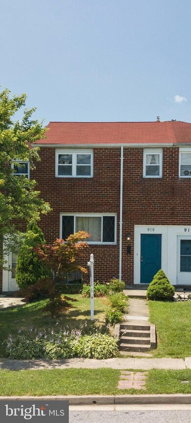 919 Regina Dr, Halethorpe, MD 21227 - photo 3